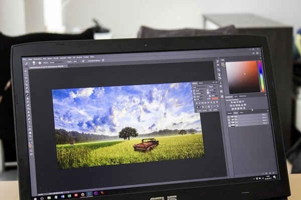 Les 10 meilleurs logiciels de gestion pour photographes en 2023 : Organisez votre portfolio comme un pro !